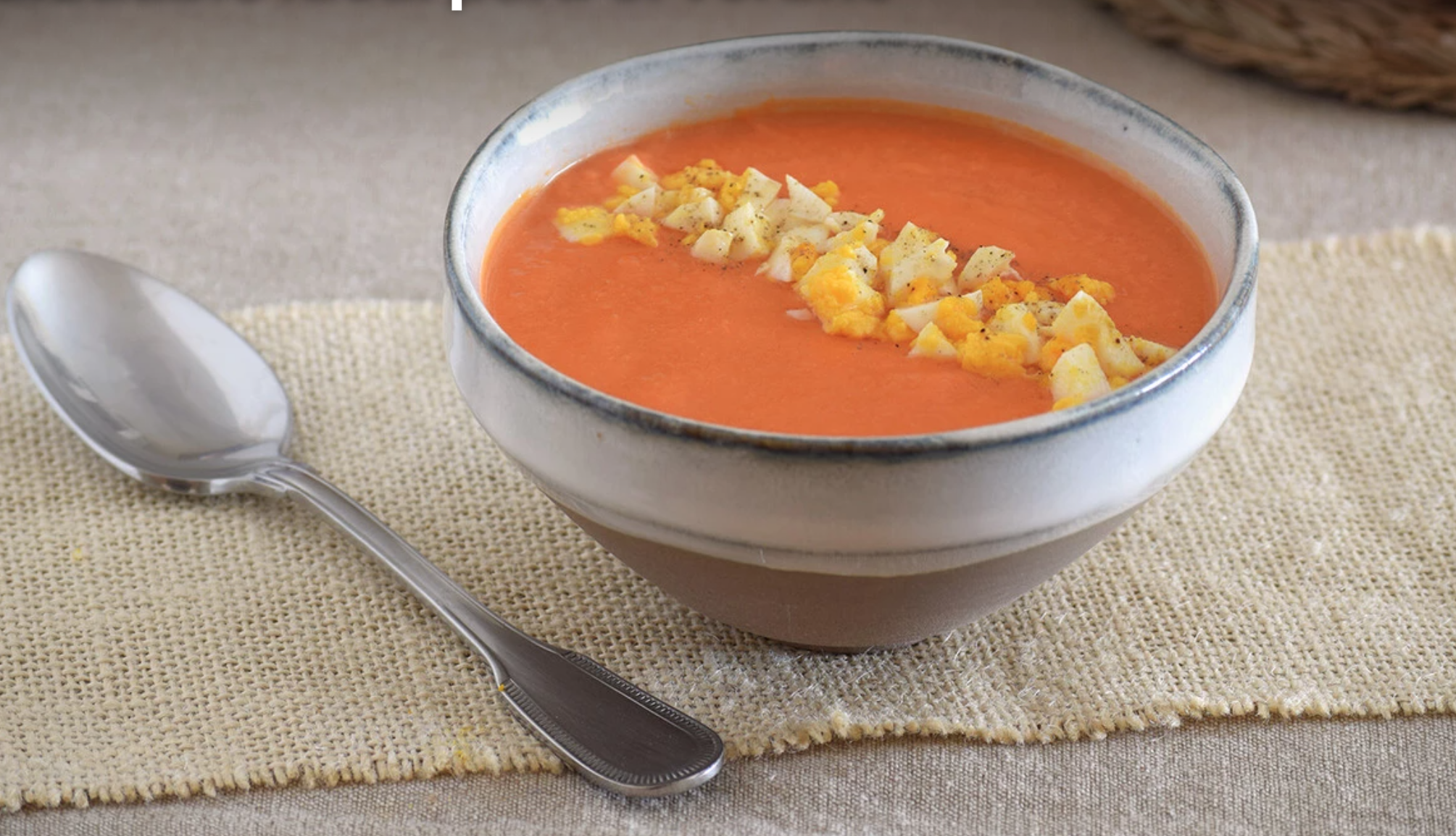 Ternera con pimientos estilo chino y salmorejo.